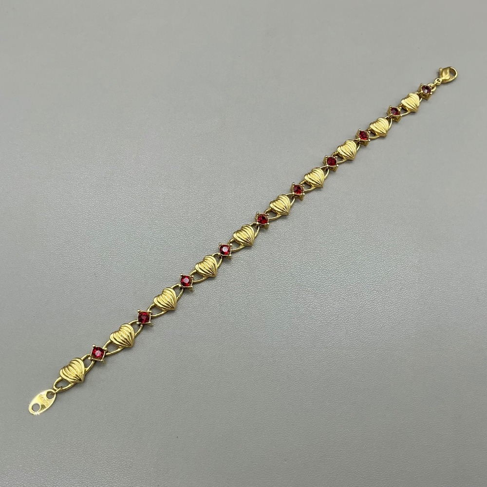 Avon Bracelet Women Gold Tone Ribbed Heart Red Rhinestone Accent Link 7.5 In